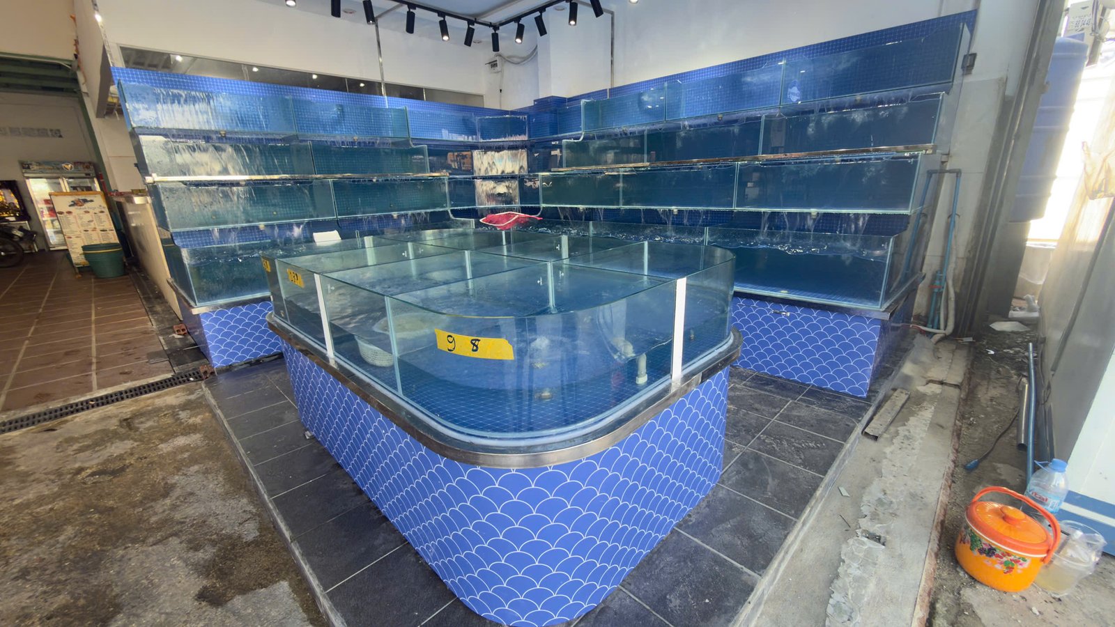 bể cá hải sản nhà hàng